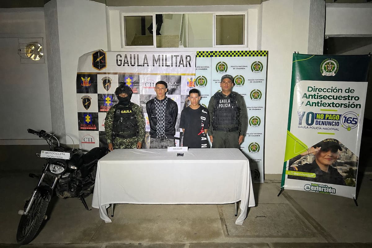 En plena exigencia de dinero capturan a dos presuntos extorsionistas en Santander