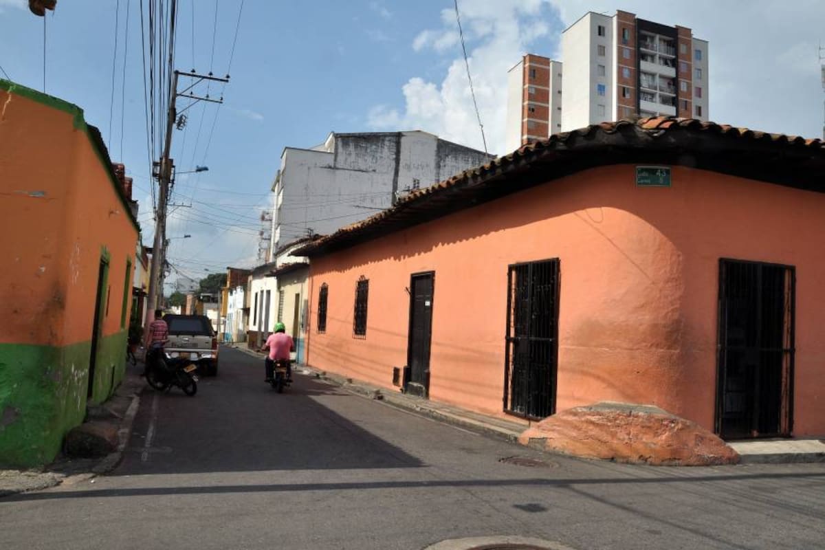 Esta es una de las cuadras donde las casas tienen diferente estratificación, según la comunidad. (Foto: Didier Niño Carvajal / VANGUARDIA LIBERAL)