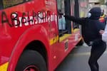Encapuchados vandalizaron buses de TransMilenio y fachadas en Bogotá durante protestas