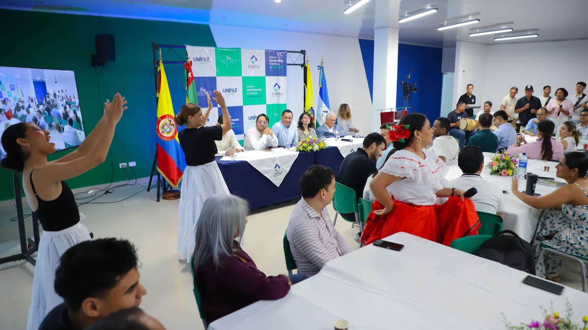 ectores, docentes y representantes de instituciones de educación superior participaron en Barrancabermeja en el Encuentro Nacional “El rito de conversar y pensar juntos”, convocado por el Ministerio de Educación Nacional.
Suministrada/Vanguardia