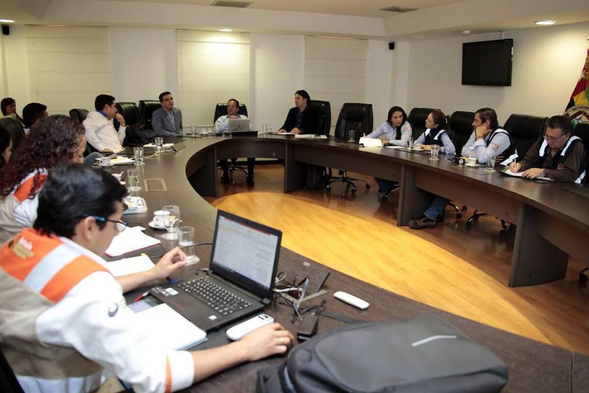 El Gobierno departamental junto con el Consorcio Autovía Bucaramanga - Pamplona, entre otros funcionarios, analizaron ayer el plan de trabajo de la vía 4G que costará $1.4 billones. (Foto: Archivo / VANGUARDIA LIBERAL)