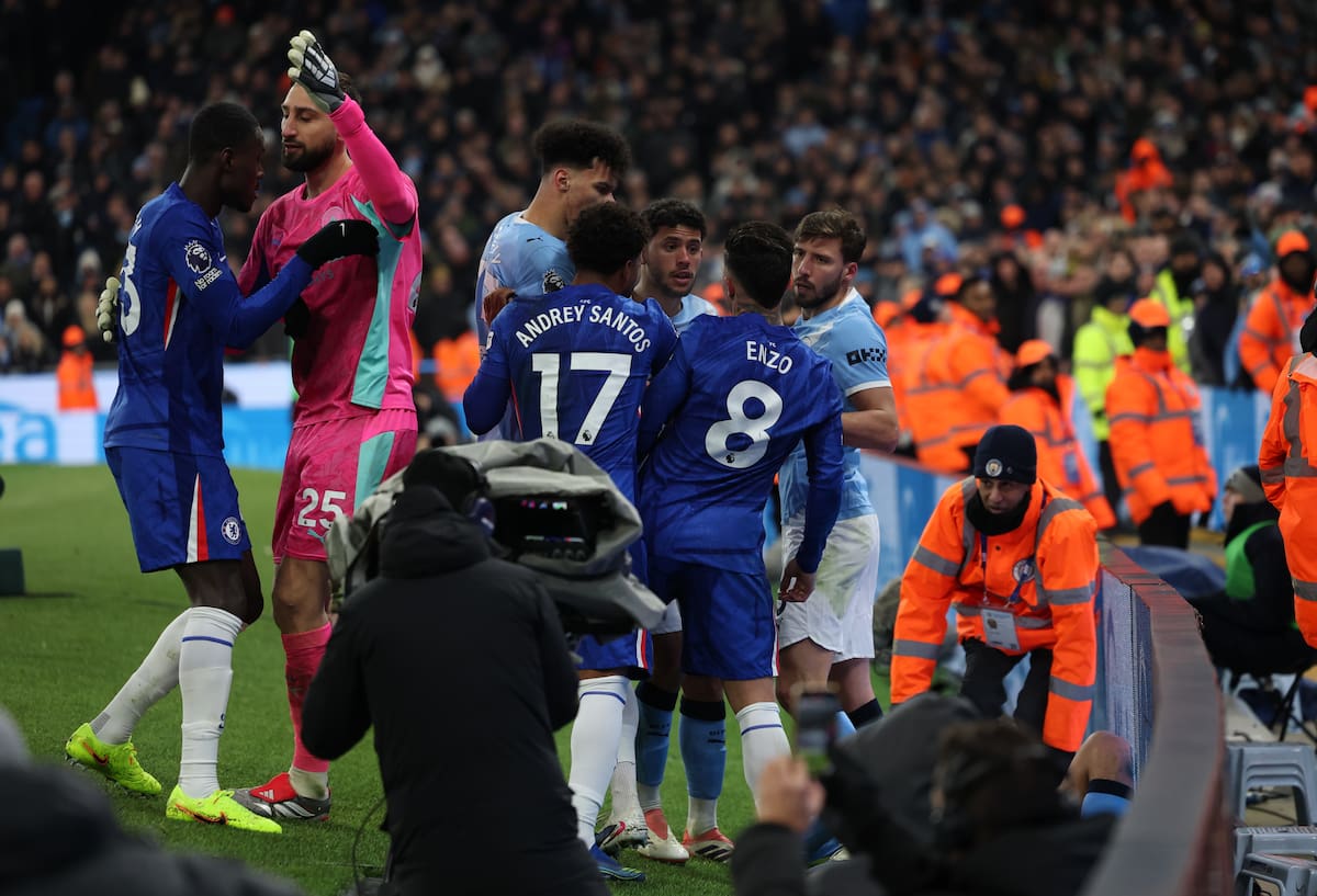 Manchester City y Chelsea jugaron un clásico. // EFE.