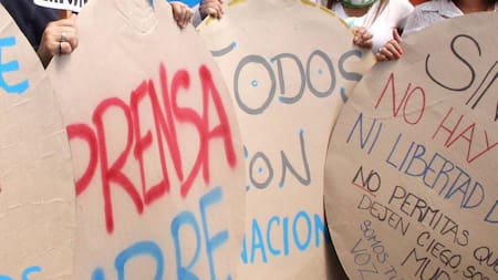 Crece la preocupación internacional por la libertad de prensa en Colombia: AMI