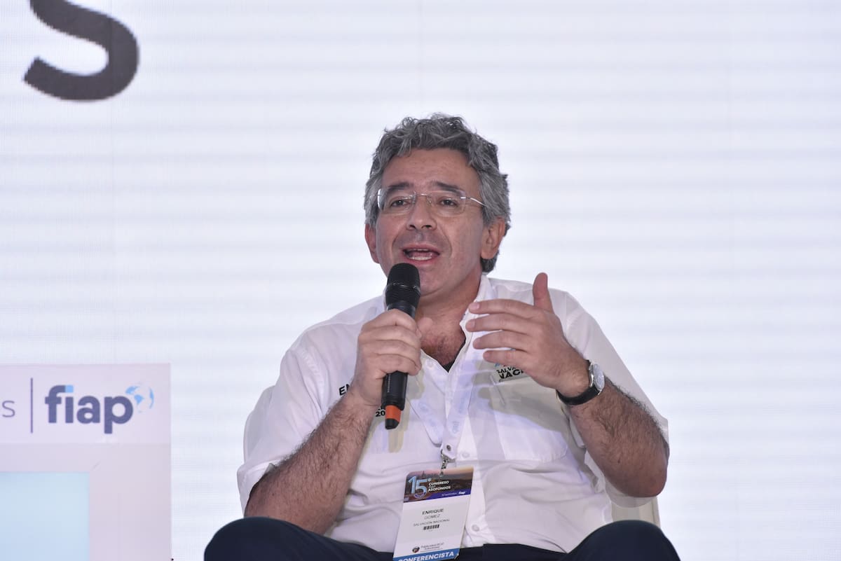 Enrique Gómez declina y se une a la campaña de Abelardo de la Espriella. // Foto: Colprensa.