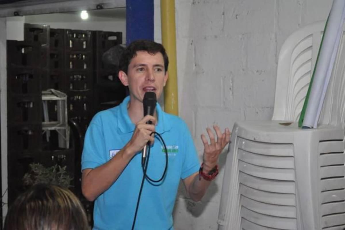 El empresario y excandidato al Concejo de Santa Marta, Enrique Vives, arrolló al grupo de jóvenes en una carretera de esa ciudad mientras iba en estado de embriaguez.