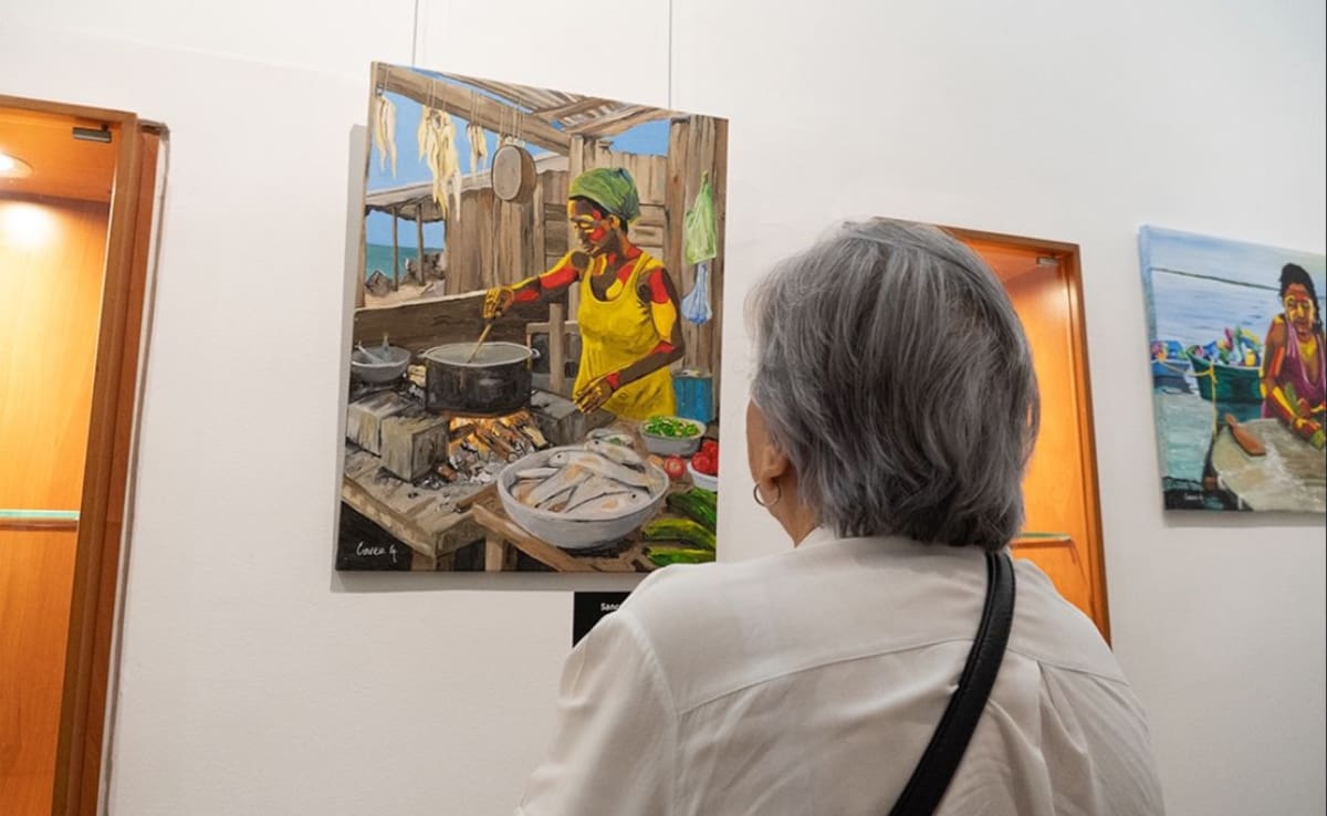 Entre aguas y redes, del artista santandereano Canen García, fue inaugurada en El Libro Total, donde propone una mirada sobre el pescador como parte esencial del paisaje y la memoria cultural colombiana. / Ángel Hernández, El Libro Total Bucaramanga