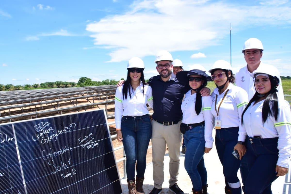 El Ministerio de Minas y Energía entregó la granja solar de Campo Gala, un proyecto que beneficiará a cerca de 700 familias vinculadas a comunidades energéticas de Barrancabermeja.
Suministrada/vanguardia