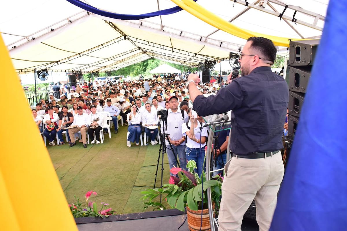 El Ministerio de Minas y Energía entregó la granja solar de Campo Gala, un proyecto que beneficiará a cerca de 700 familias vinculadas a comunidades energéticas de Barrancabermeja.
Suministrada/vanguardia