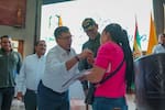 Por fin tienen las escrituras: entregan 200 títulos de propiedad a familias de Barrancabermeja