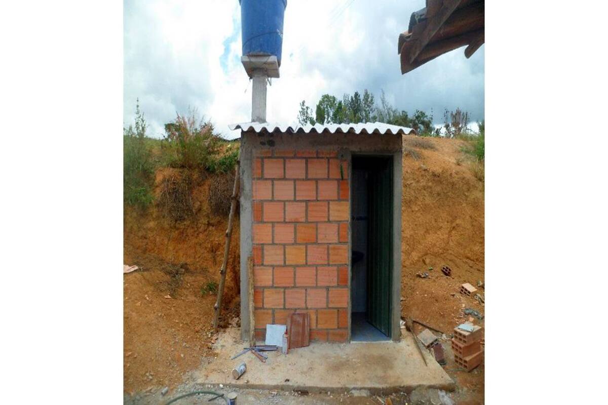 Las baterías sanitarias se entregan enchapadas, con tanque aéreo para almacenar agua y pozo séptico. (Foto: Suministrda/VANGUARDIA LIBERAL)