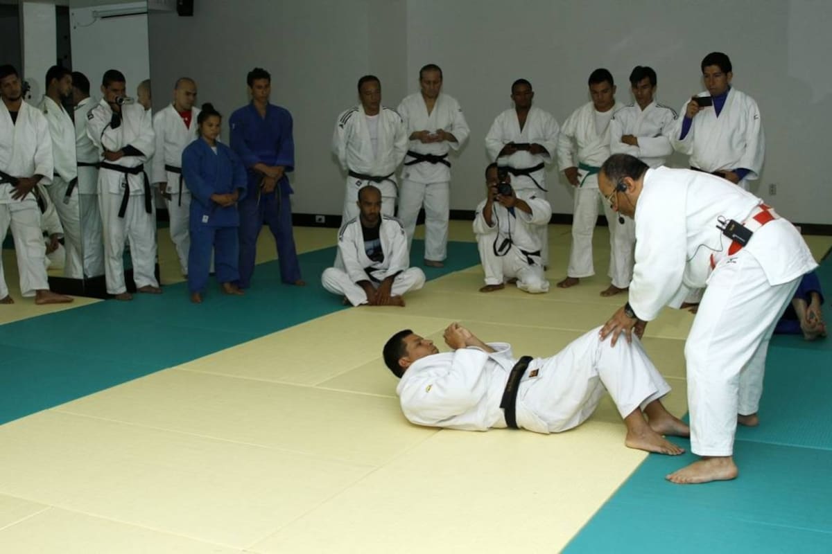 Tanto las clases teóricas como prácticas del Curso Internacional para Entrenadores de Judo se llevaron a cabo en las instalaciones de la Unidad Deportiva Alfonso López, luego de conseguir el apoyo del Instituto Departamental de Recreación y Deportes de Santander (Indersantander). (Foto: Jaime del Río / VANGUARDIA LIBERAL)