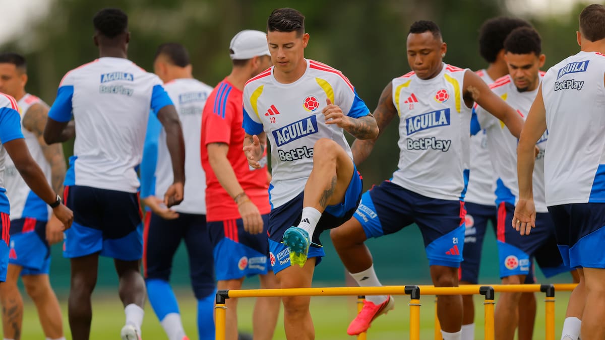 GUADALAJARA (MÉXICO), 21/06/2026.- El jugador de la selección de Colombia, James Rodriguez, durante el entrenamiento que el combinado colombiano ha realizado en la Academia Atlas este domingo en Guadalajara, Jalisco (México). EFE/ Francisco Guasco