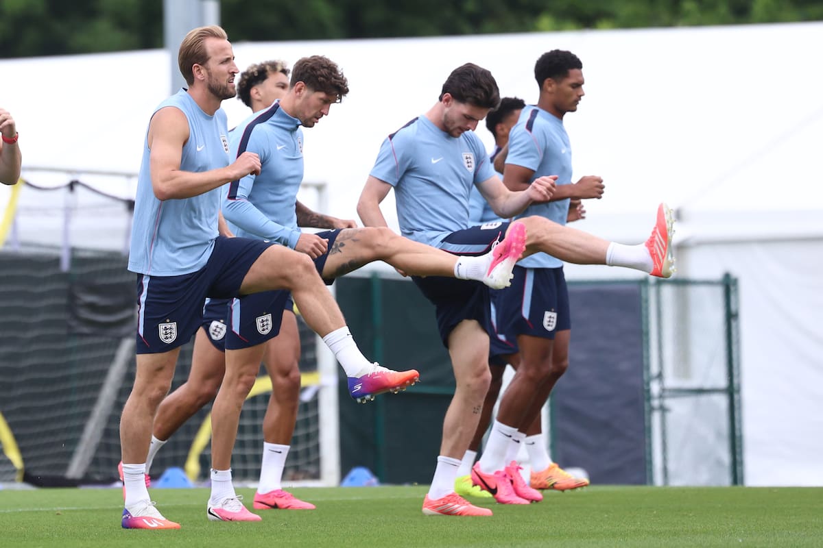 KANSAS (Estados Unidos), 22/06/2026.- El delantero Harry Kane (i), durante el entrenamiento de Inglaterra en Kansas de cara al partido de mañana frente a Ghana en el Mundial 2026.- EFE/Juan Ignacio Roncoroni