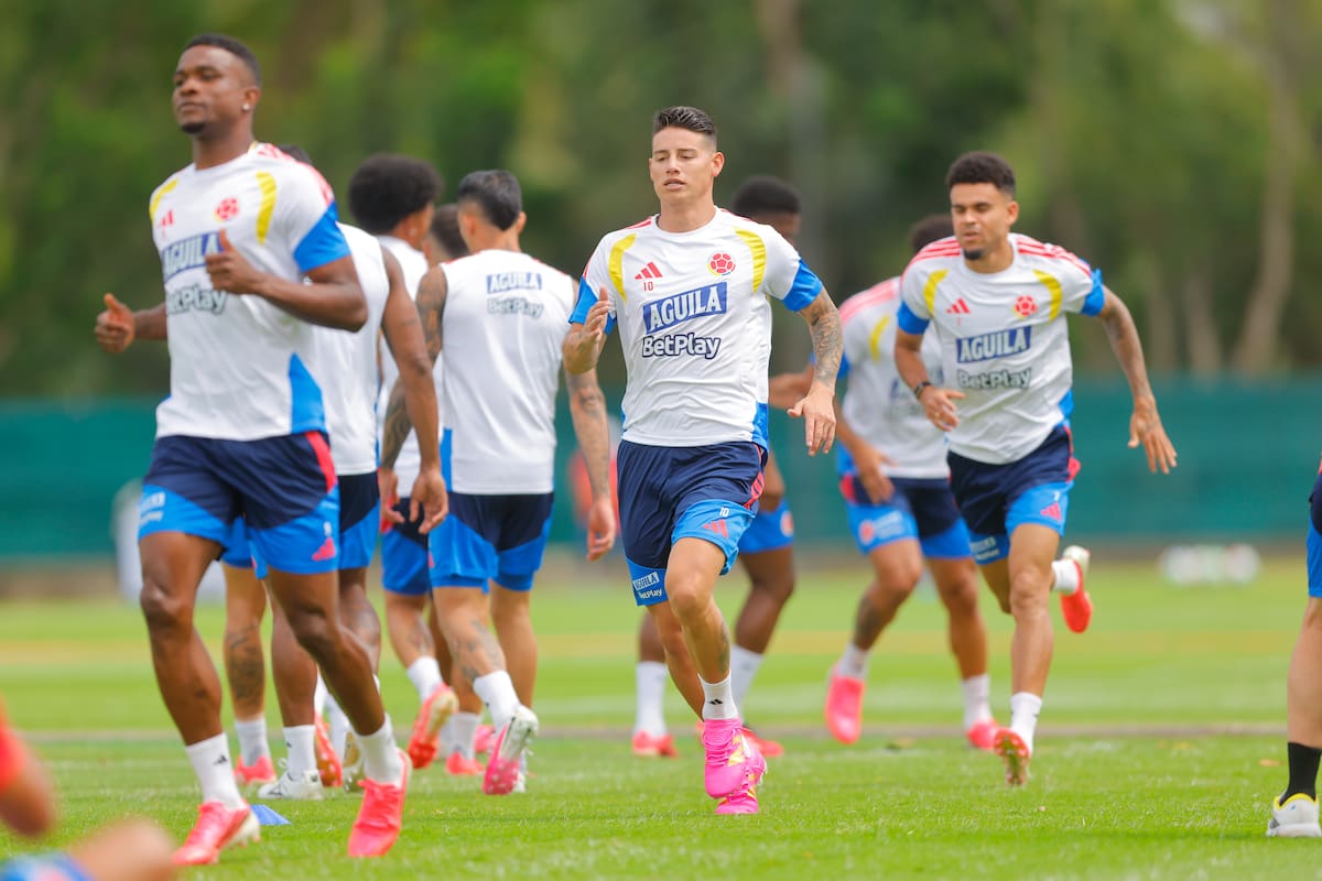 ZAPOPAN (MÉXICO), 15/06/2026.- El jugador de la selección de Colombia James Rodríguez, durante el entrenamiento de la selección de fútbol de Colombia este lunes en la Academia Atlas, ubicado en Zapopan, Jalisco (México).- EFE/ Francisco Guasco