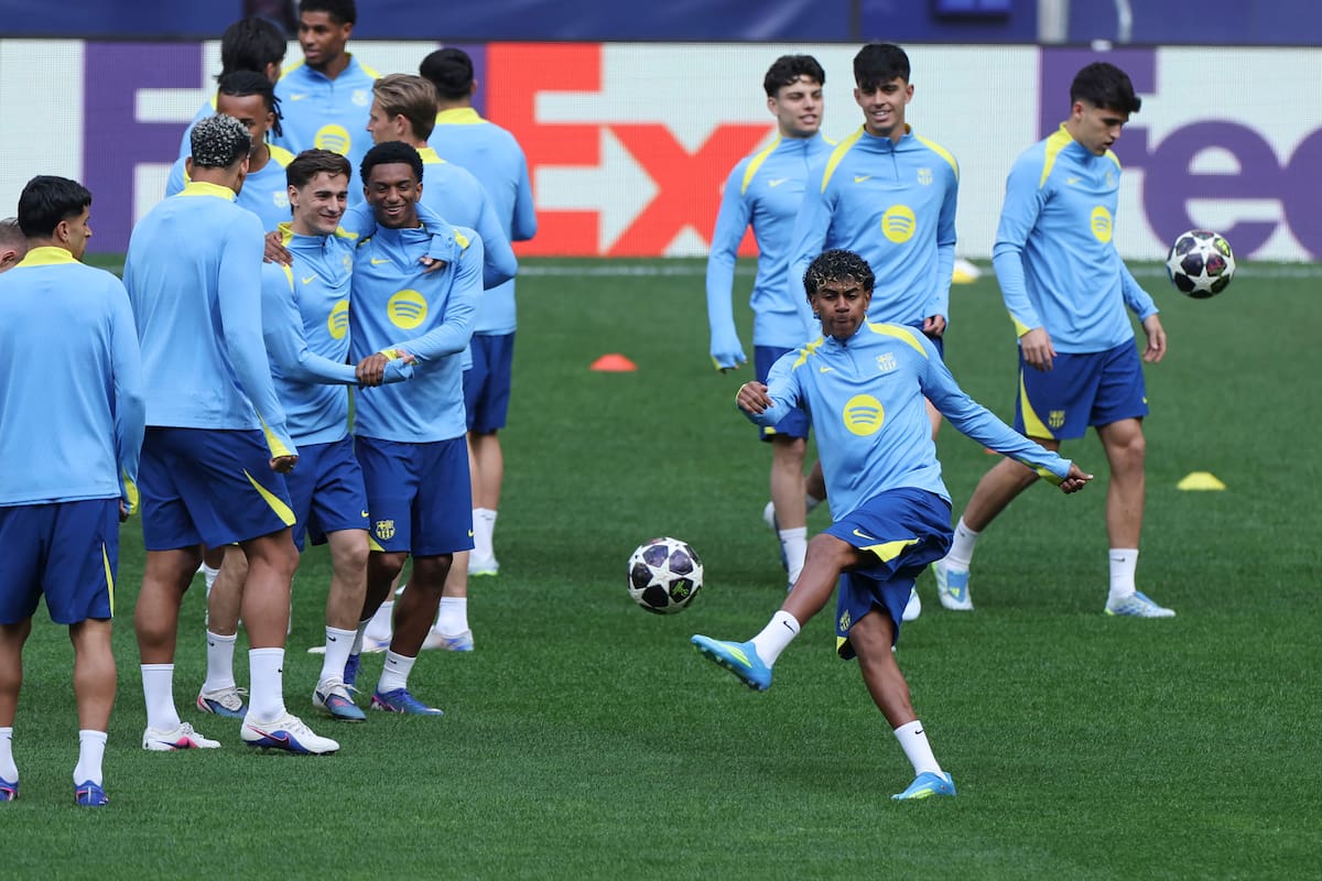 MADRID, 13/04/2026.- El delantero del Barcelona Lamine Yamal durante el entrenamiento de este lunes en el estadio Metropolitano, en la víspera del partido de vuelta de cuartos de final de la Liga de Campeones que disputan ante el Atlético de Madrid. EFE/ Kiko Huesca