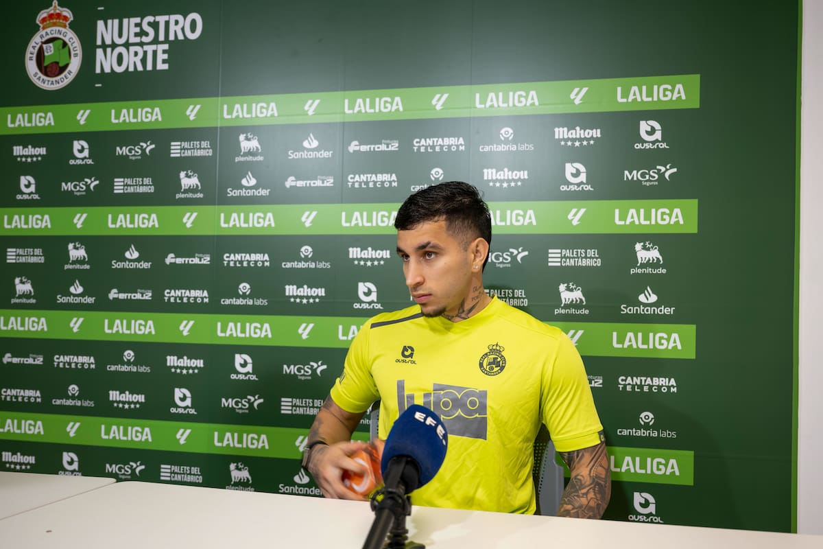 SANTANDER, 27/02/2026.- El centrocampista del Real Racing Club y de la selección de Colombia, Gustavo Puerta, asegura en una entrevista con Efe, que jugar el Mundial de 2026 sería cumplir "el sueño que ha tenido desde niño", y tiene claro que lo va a lograr. EFE/Pedro Puente Hoyos