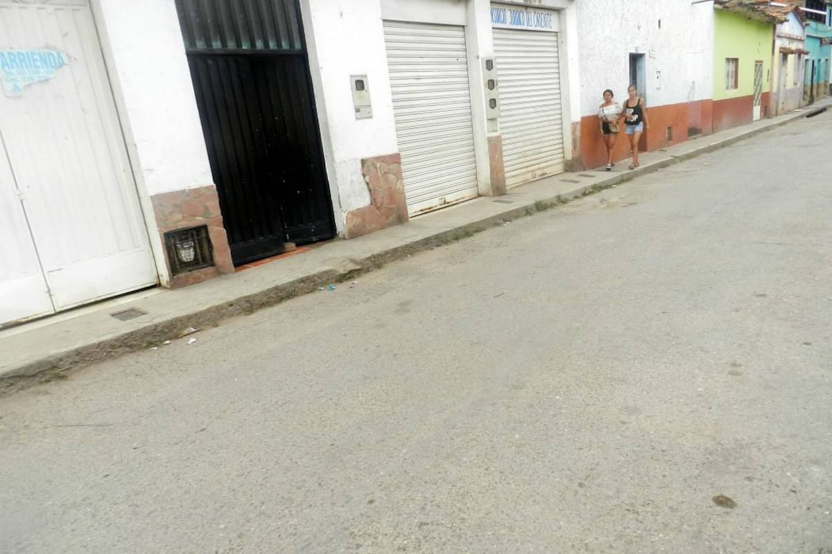 En la calle 10 con carrera 3 esta ubicada la casa de lenocinio conocido como “Doña Sonia”, que tiene autorizado el uso de suelo para una fuente de soda, sin embargo esta utilizando esa fachada para promover la prostitución en una zona residencial. (Foto: Juan Manuel Morales/VANGUARDIA LIBERAL)