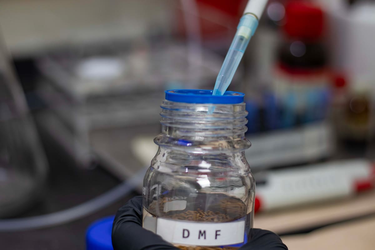 La Química Farmacéutica participa en el desarrollo, control y seguimiento de medicamentos que impactan la salud de millones de personas. - Erika Díaz /VANGUARDIA