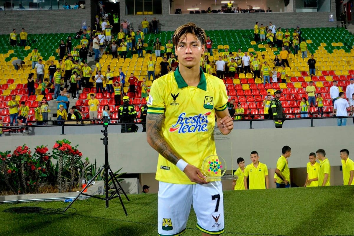 Castrillón, el jugador de 19 años que ya se ganó la hinchada del Atlético Bucaramanga