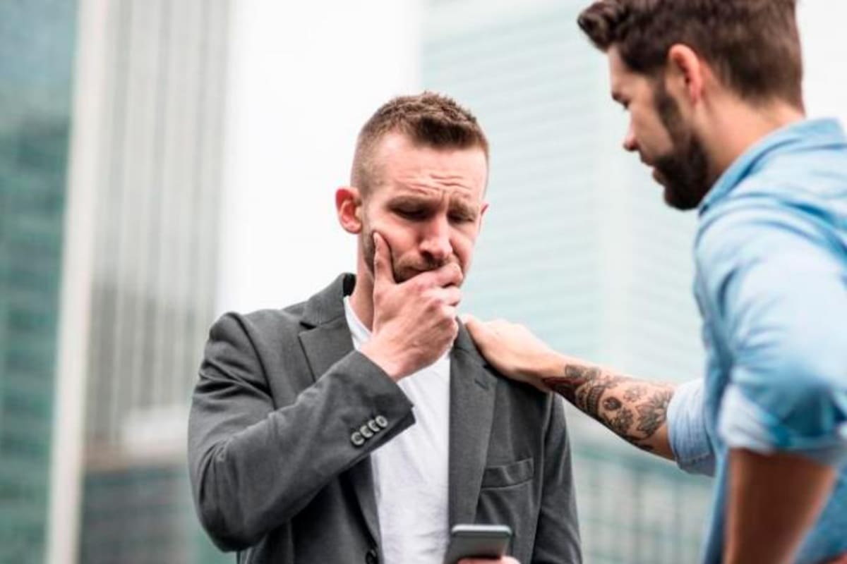A menudo, las personas tienden a opinar sobre lo que nos cuentan, en vez de conceder todo el protagonismo a quien necesita ser escuchado. Getty Images / VANGUARDIA
