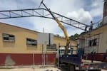 Comunidad se unió para terminar cubierta de una cancha de una escuela en San Gil
