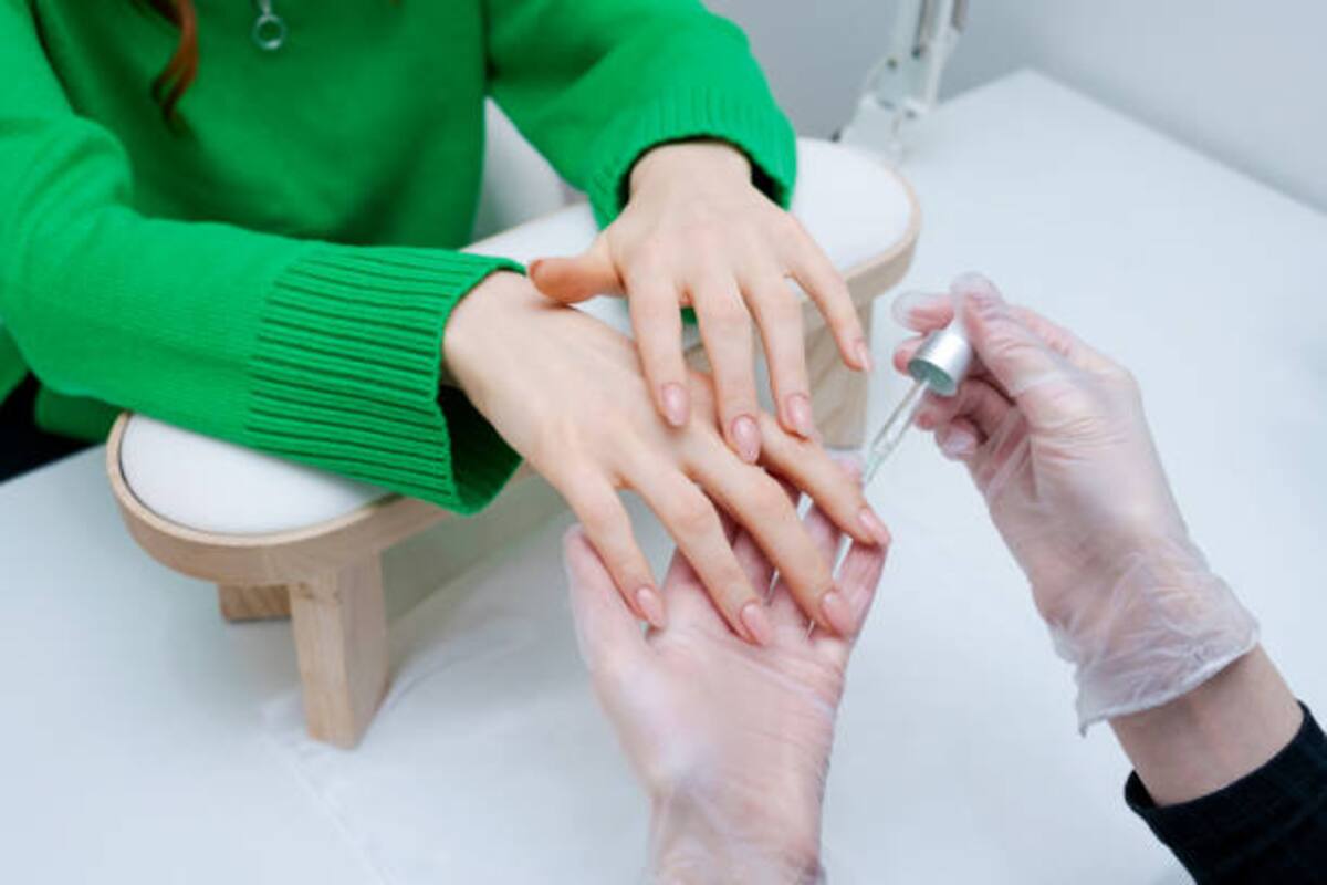Salones de belleza en alerta: Invima ordena retirar esmaltes por riesgo químico.