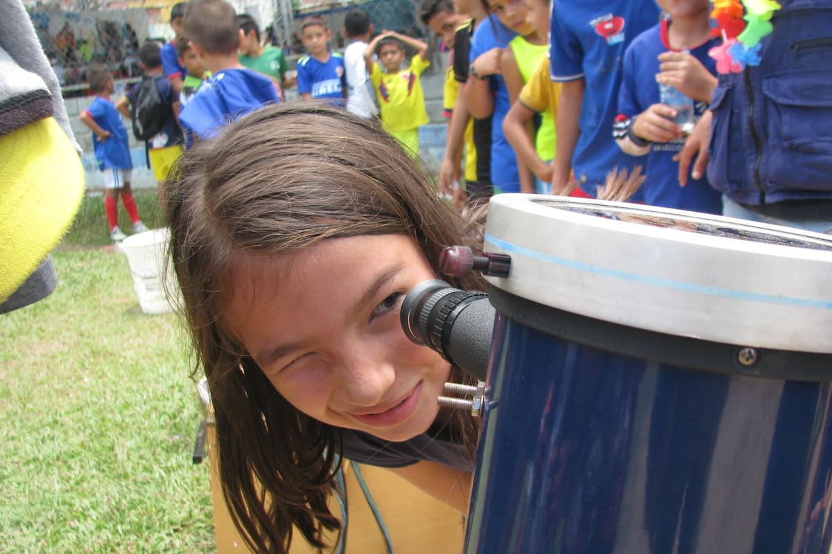 El Grupo Halley de la UIS llevó actividades de divulgación de la astronomía a comunidades afectadas por el conflicto, junto a la III Brigada Internacional Juvenil por la Paz de Colombia.