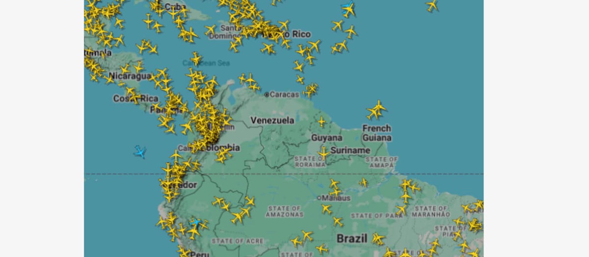 Espacio aéreo venezolano tras la alerta de Estados Unidos a vuelos comerciales de "extremar la precaución" debido al despliegue militar en el Caribe. // Foto: captura de pantalla.