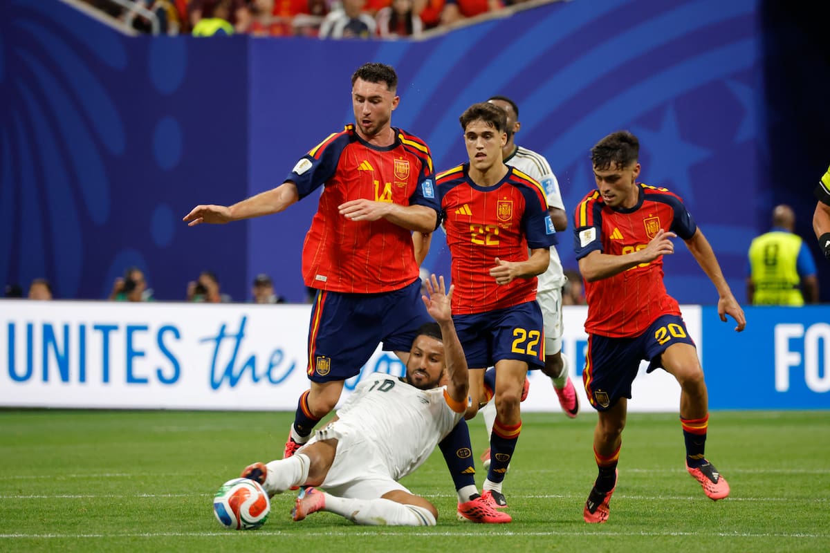 ATLANTA (ESTADOS UNIDOS), 21/06/2026.- El delantero de Arabia Saudí Salem al Dawsari controla el balón durante el partido del Mundial 2026 entre España y Arabia Saudí, este domingo en Atlanta. EFE/ Lavandeira Jr