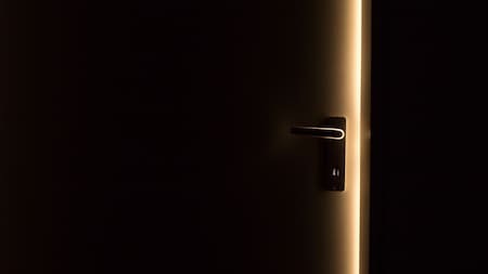 Dios abre puertas en medio de la oscuridad