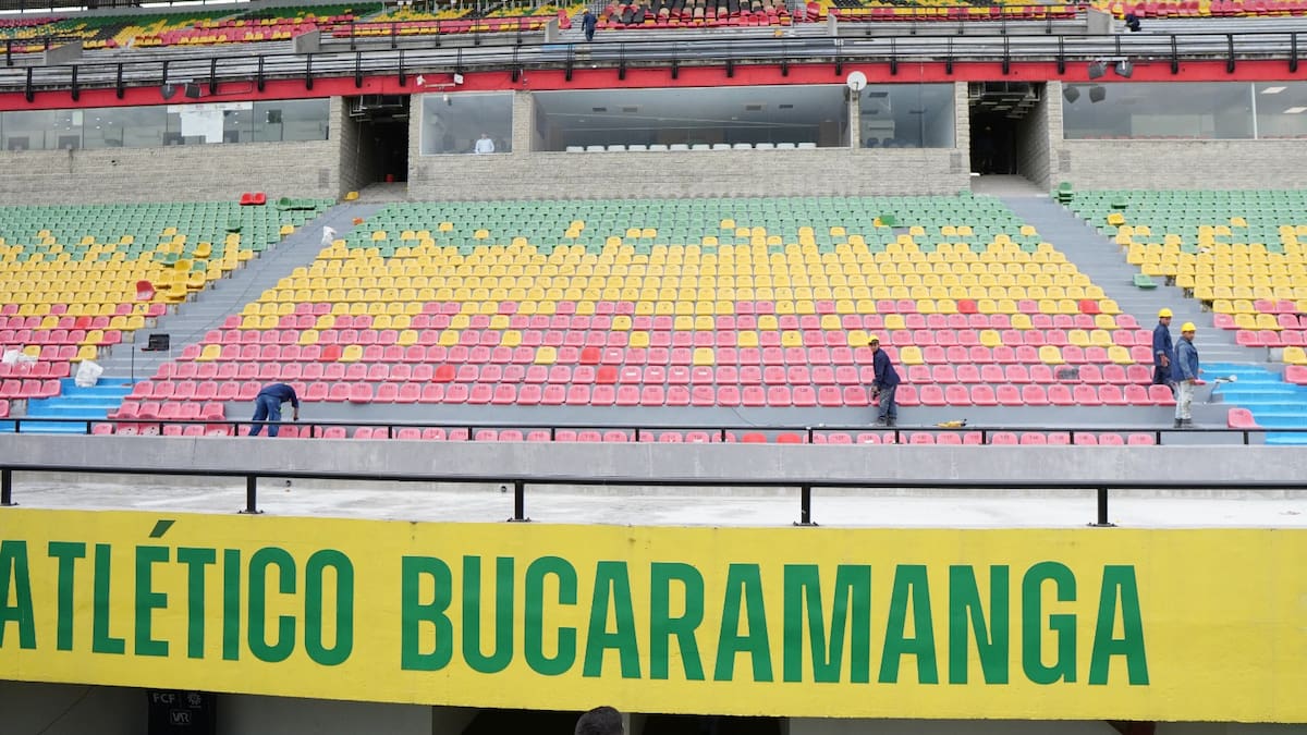 El gobernador de Santander, Juvenal Díaz Mateus, se refirió al proyecto de remodelación del estadio Américo Montanini, la casa del Atlético Bucaramanga.. Foto: Marco Valencia.