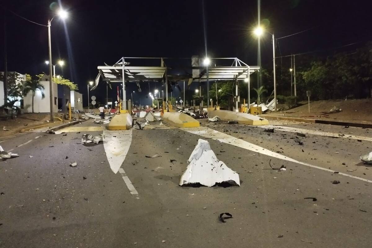 Estado en el que quedó el peaje tras la explosión que dejó varias personas heridas en Villa del Rosario.