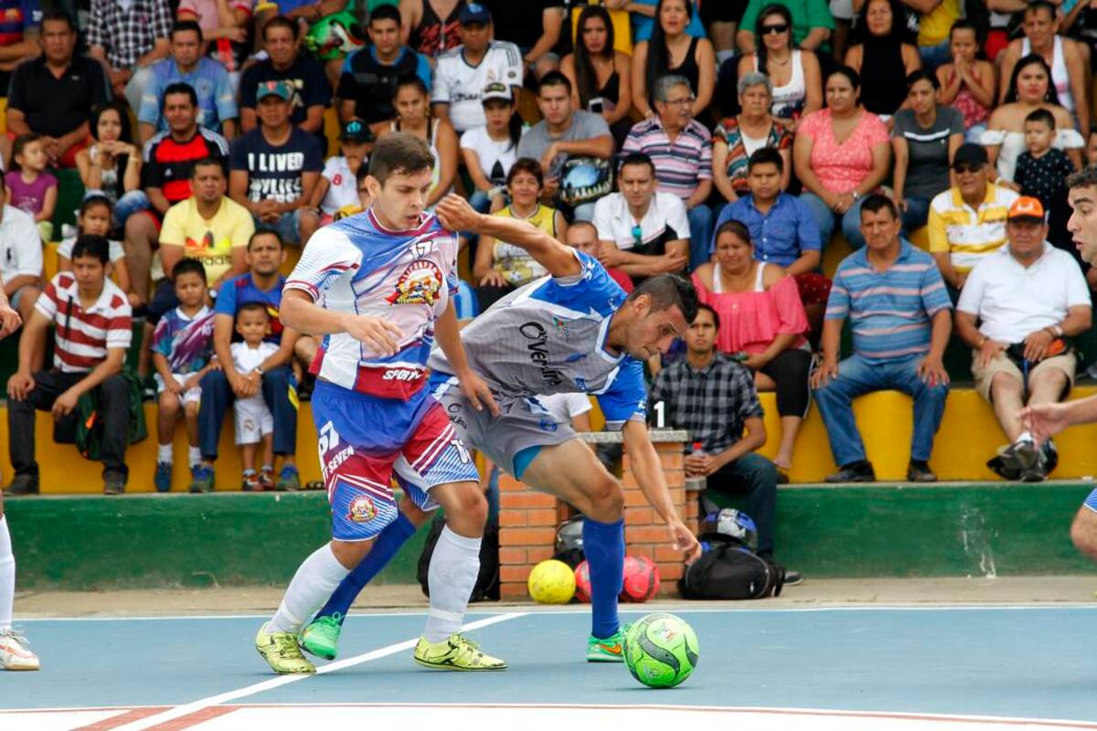 Este sábado empiezan a rodar las emociones del Torneo Interbarrios Q’hubo. (Foto: Marco Valencia / VANGUARDIA LIBERAL)