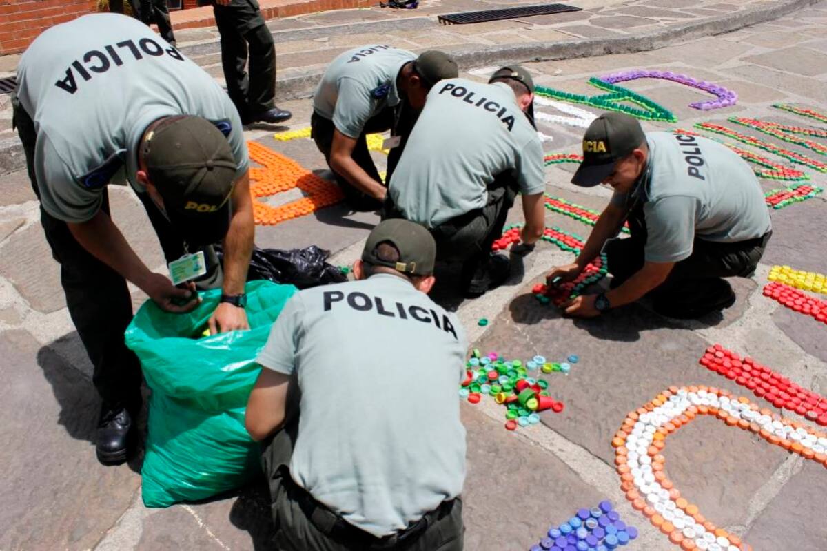 La campaña de recolección fue liderada por la Escuela de Carabineros de la Provincia de Vélez. (Foto: Suministrada / VANGUARDIA LIBERAL)