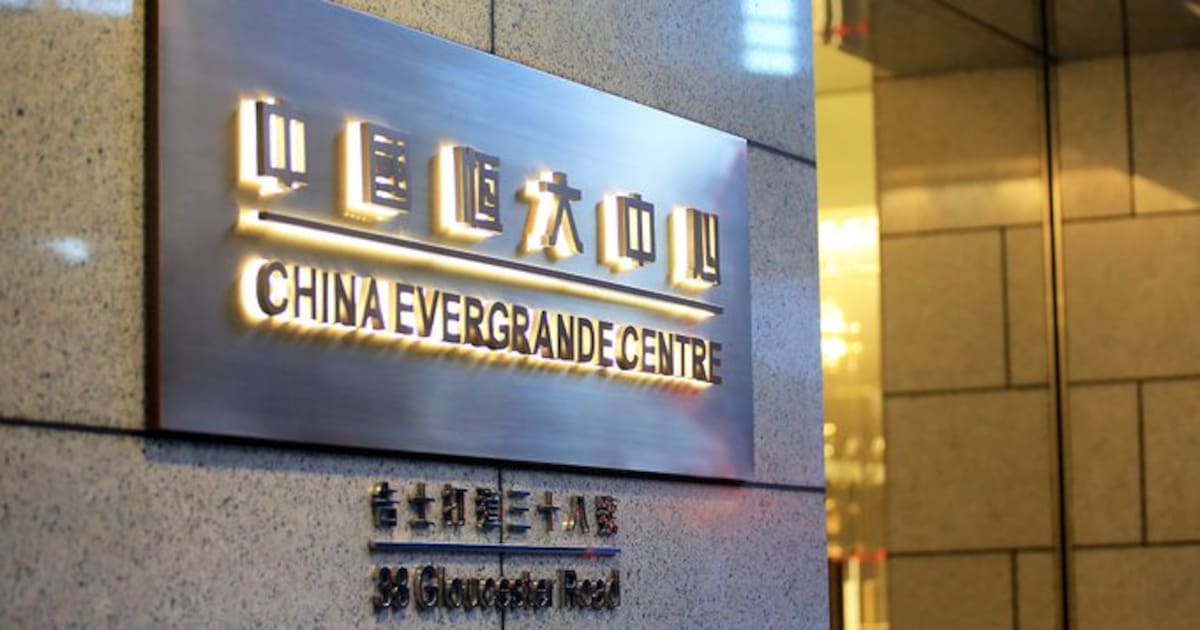 El fundador de la fallida promotora inmobiliaria china Evergrande fue condenado a cadena perpetua por fraude y sobornos.