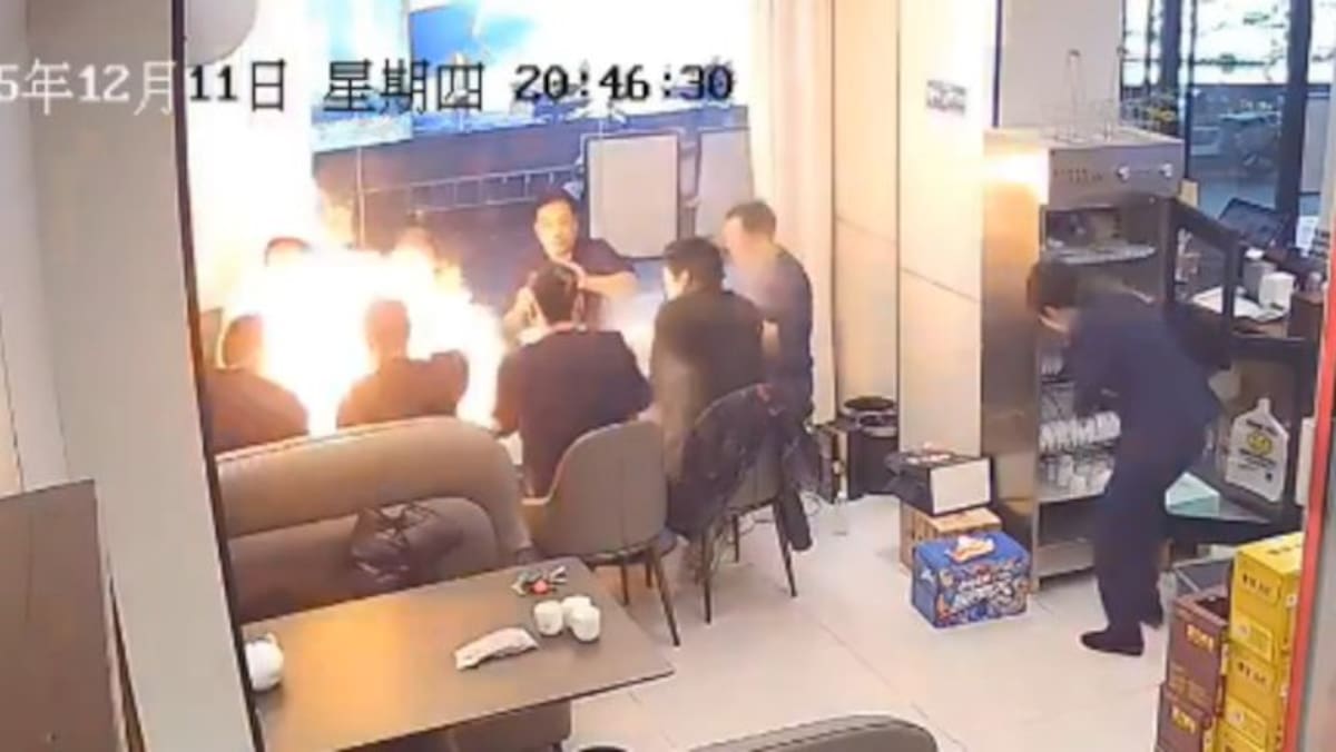 Cena termina en caos por explosión de olla caliente en China.