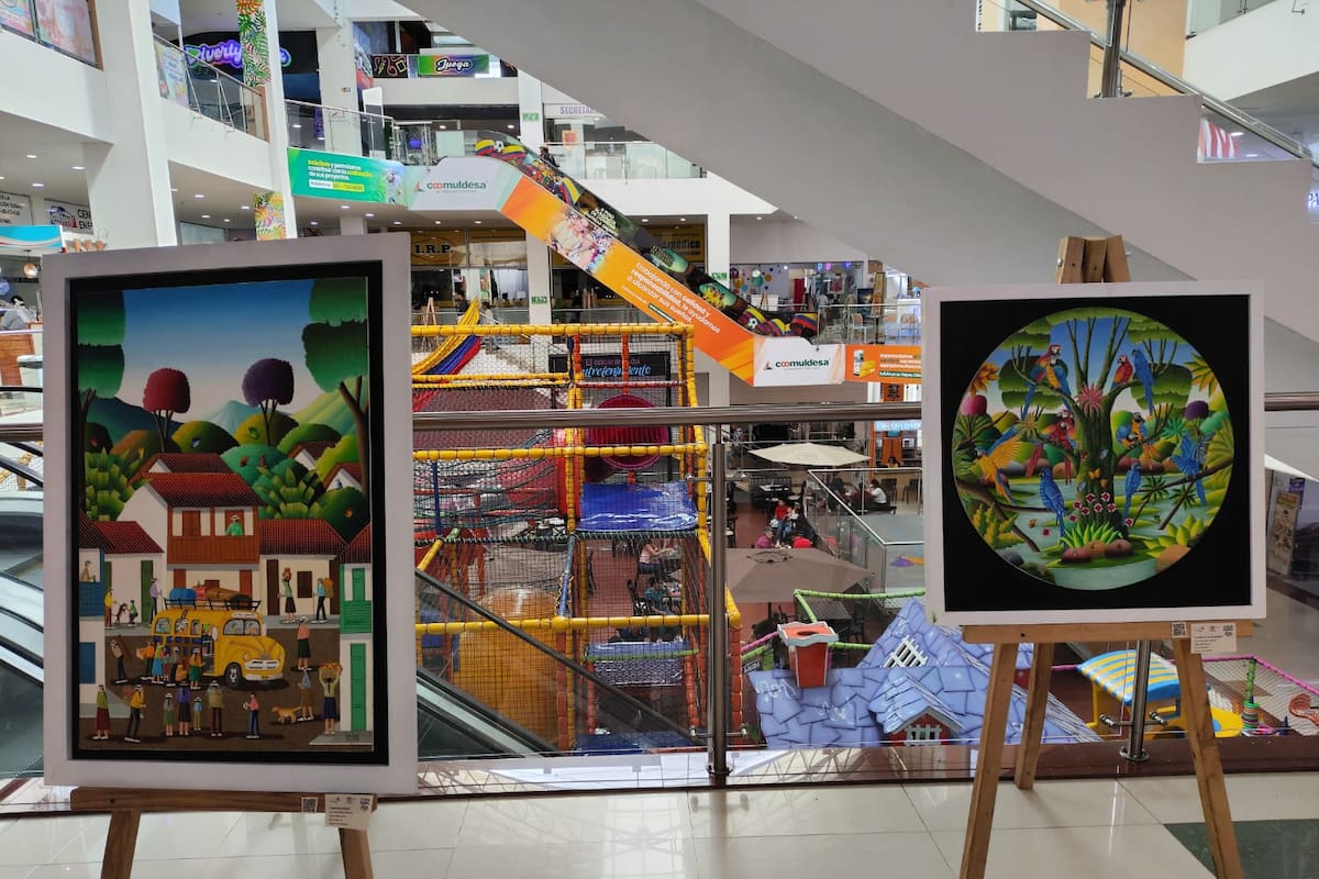 Las obras se exponen en el centro comercial San Gil Plaza.