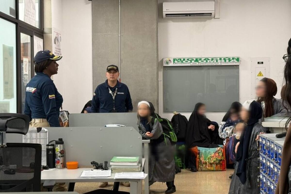 Expulsan a nueve adultos de la secta judía ortodoxa Lev Tahor. Fotografías cortesía de Migración Colombia. // Colprensa