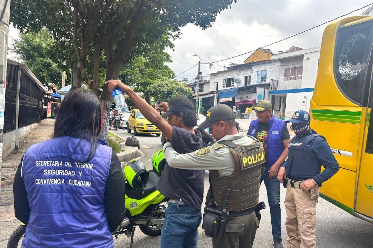 Expulsan a un extranjero que tenía 19 anotaciones judiciales en Floridablanca.