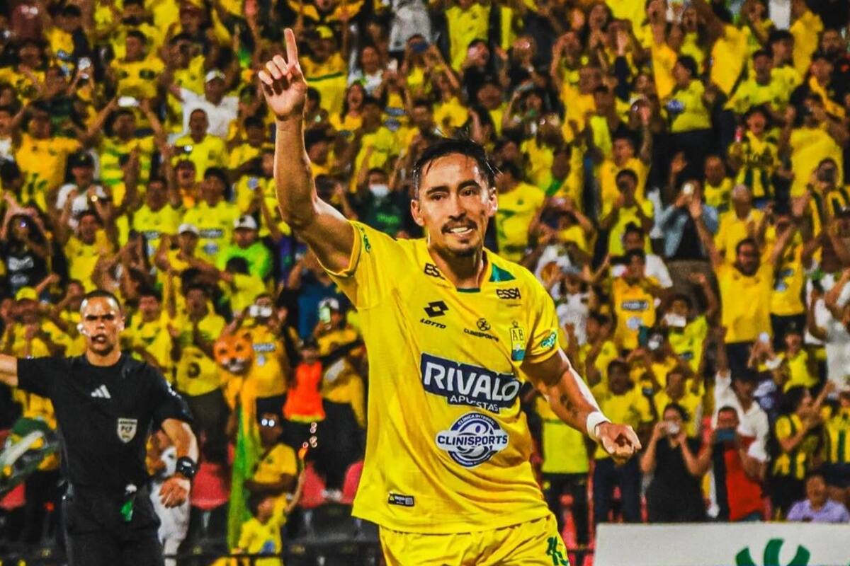 Fabián Sambueza cumple con una brillante temporada en el 2025, al punto de contar con mejores registros que en 2024, donde fue campeón con el Atlético Bucaramanga. Foto: Atlético Bucaramanga.