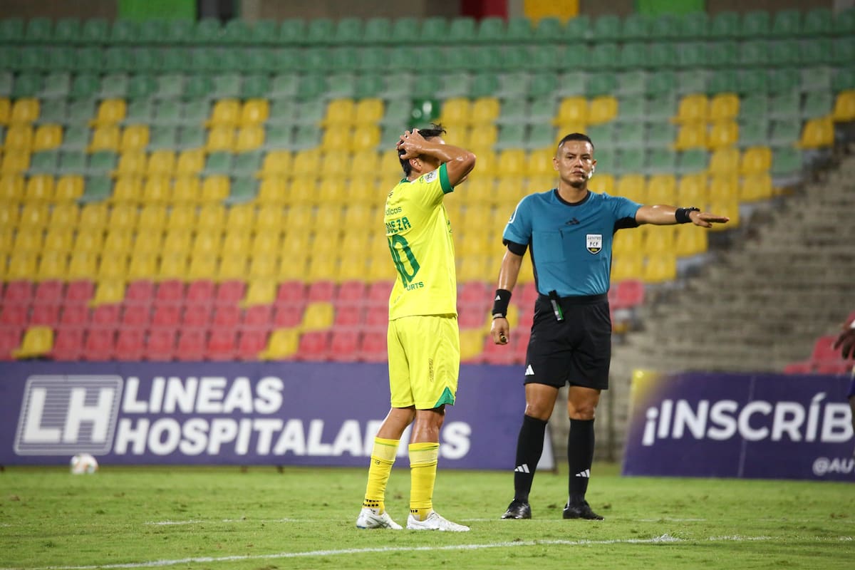 Fabián Sambueza dio la cara luego de la eliminación de Atlético Bucaramanga en la Copa BetPlay, luego de caer ante Boca Juniors de Cali. Foto: Jaime Moreno