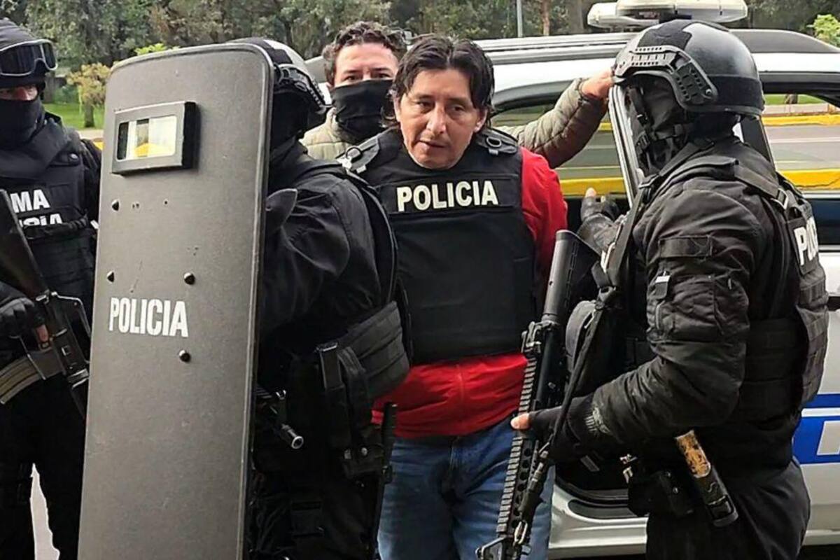 Fabricio Colon Pico, detenido, el 5 de enero de 2024, ingresa a la unidad de flagrancia en Quito. EFE/ Vanguardia