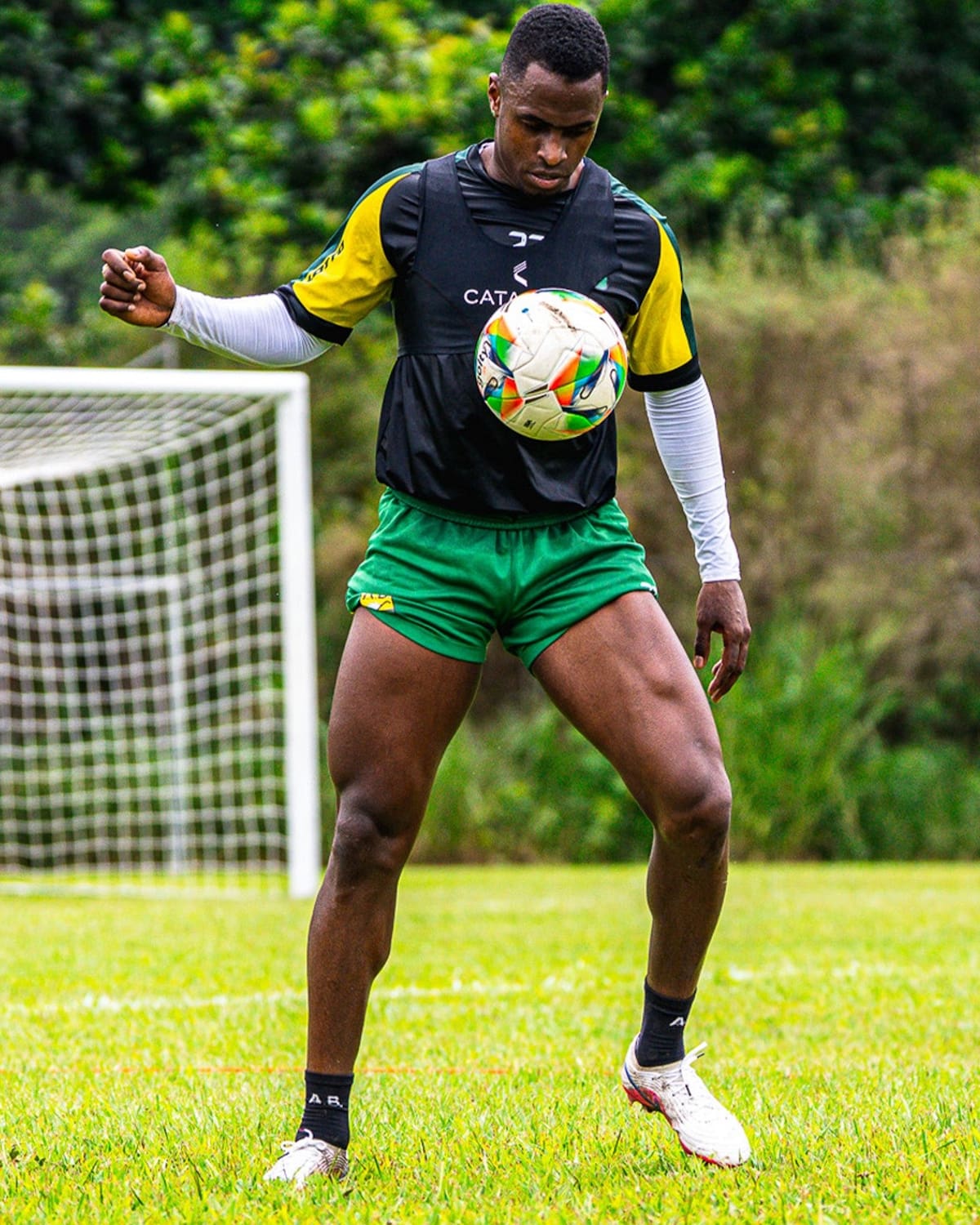 Fabry Castro se pone a punto para volver a jugar con el Atlético Bucaramanga, tras recuperarse de una lesión de rodilla, que lo alejó alrededor de ocho meses. Foto: Atlético Bucaramanga.
