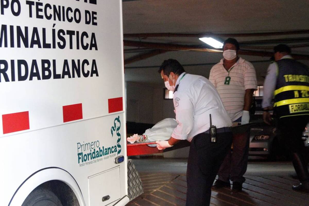 La víctima, un peatón, murió de manera inmediata tras el fuerte impacto del vehículo.