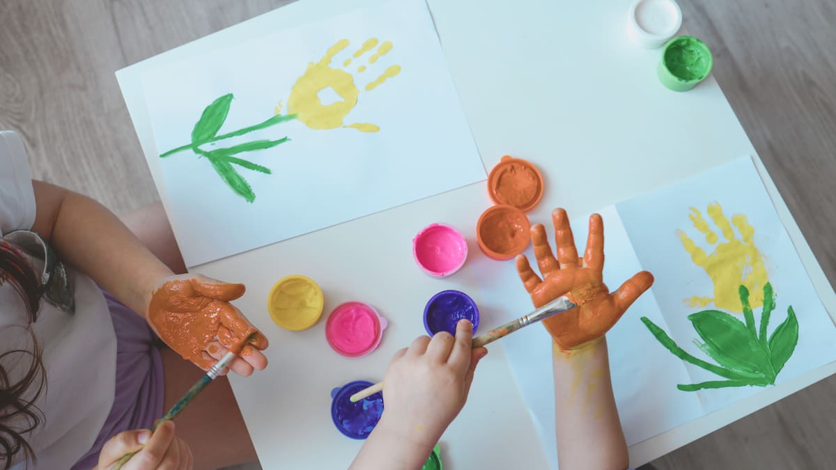 El equilibrio entre proteger y preparar a los hijos para la vida. Imagen tomada de: Canva