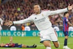Real Madrid da un golpe de autoridad en el clásico ante Barcelona y le pone picante a la Liga