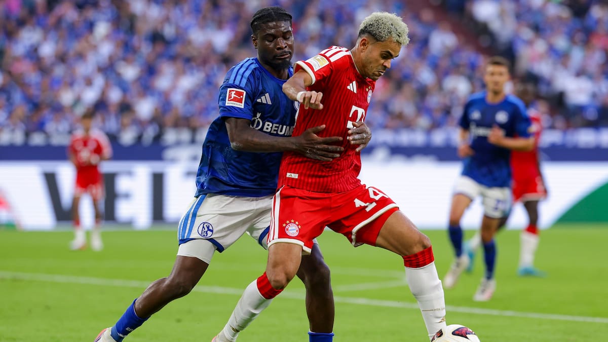 Luis Díaz tuvo chances claras para anotar en el partido ante Schalke 04 en la segunda fecha de la Bundesliga. //Foto, EFE: CHRISTOPHER NEUNDORF CONDITIONS