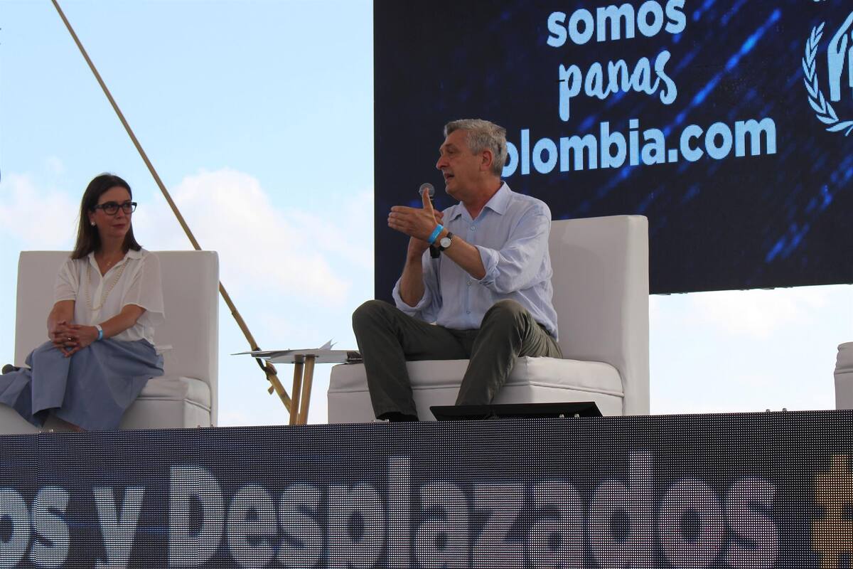 El alto comisionado pidió este sábado desde la ciudad colombiana de Barranquilla a los dirigentes y políticos de las naciones del mundo "no construir muros" contra los migrantes y refugiados. /EFE.