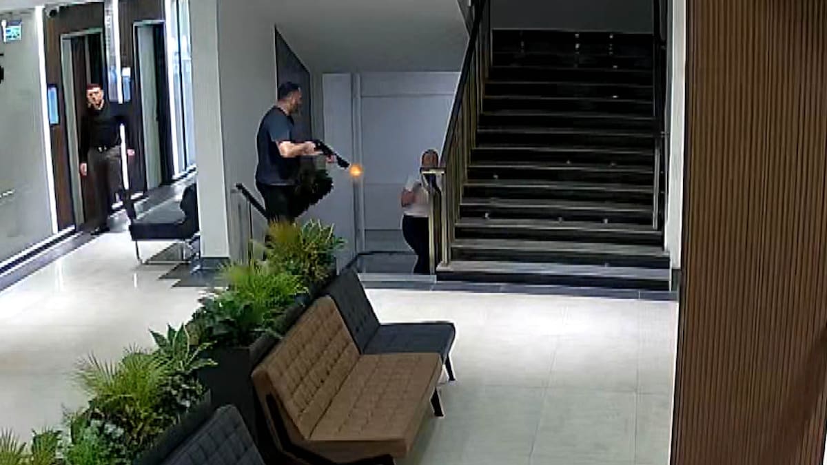 Asesinato de mujer por su expareja en lugar de trabajo.