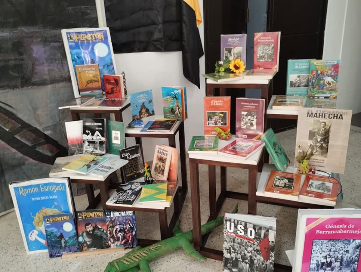 La Feria del Libro "Déjame Leer en Paz" se desarrolla en la UIS, la Megaludoteca y el Centro Comercial San Silvestre, con una programación que incluye conversatorios, teatro, talleres y actividades para promover la lectura entre niños, jóvenes y adultos.
Archivo/Suministrada/Vanguardia